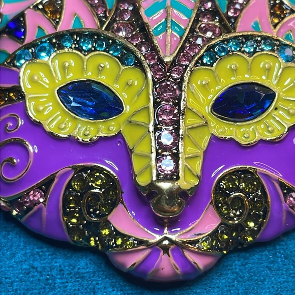 Large and Heavy Cat Face Brooch - Picture 3 of 5